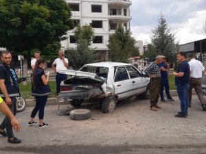 Zincirleme Trafik Kazasında 4 Kişi Yaralandı