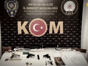 Antalya’da Kamu Arazilerini Kendilerinin Gibi Gösterip Satan 22 Kişi Tutuklandı