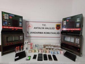 Jandarma Uyuşturucu Tacirlerine Geçit Vermiyor