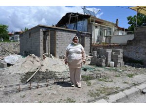 Sobayı Benzinle Tutuşturmak İsterken Yaktığı Evi Belediye Yeniden İnşa Ediyor