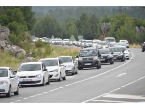 Tatil Dönüşü Antalya-konya Karayolunda Trafik Yoğunluğu