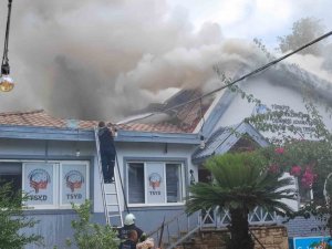 Restoranda Başlayıp Tsyd’ye Sıçrayan Yangın Kontrol Altına Alındı