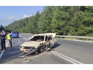 Antalya’da Otomobiller Çarpıştı: 2 Yaralı