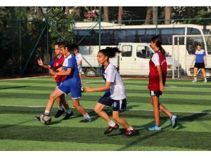 Futbol Aşkına 200 Kilometre Yol Gidiyorlar