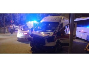 Burdur’da Ambulans İle Otomobil Çarpıştı: 4 Yaralı