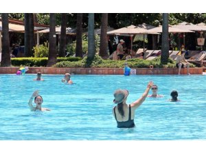 Antalya’da Havuzlar Denetlenip Numune Alınıyor