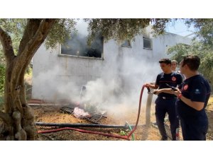 Yangında Evi Küle Döndü, “Mal Her Zaman Alınır Can Alınmaz” Dedi