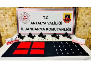 Antalya’da Jandarmadan Silah Ve Uyuşturucu Madde Operasyonu: 2 Gözaltı