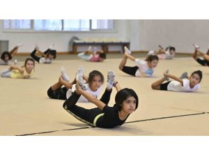 Muratpaşa’da Yaz Dönemi Spor Okulları Cimnastik Programına Yoğun İlgi