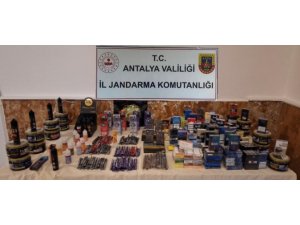 Manavgat’ta Kaçak Tütün Ve Elektronik Sigara Operasyonu