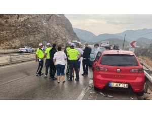 Antalya’da 5 Araçlı Zincirleme Kaza: Karayolunda Uzun Araç Kuyruğu Oluştu