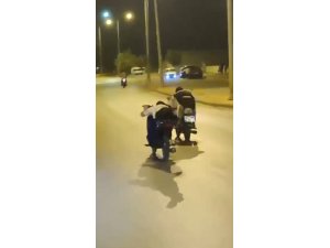 Trafik Magandalarının Tehlikeli Motosiklet Yolcuğu Kamerada