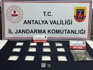 Piyasaya Uyuşturucu Sürmeye Hazırlanan Şüpheli Operasyonla Yakalandı