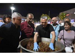 Festivalde Kardeş Türküler Gecesi