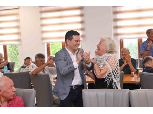 Kepez Belediye Başkanı Tütüncü, Huzurevi Sakinleri İle Bir Araya Geldi