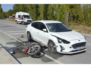 Burdur’da Otomobil İle Motosikletin Çarpıştığı Kaza Kamerada