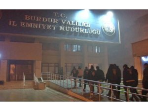 Burdur Polisinin Yaptığı Çalışmalarda Yakalanan 12 Şüpheli Tutuklandı