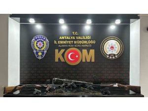 Antalya’da Silah Kaçakçılığı Operasyonu