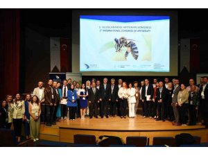 Uluslararası Apiterapi Kongresinde Arı Ürünleri Hakkında Güncel Bilgiler Paylaşıldı