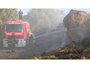 Kaynak Makinesinden Çıkan Kıvılcımlar Samanlığa Sıçradı, 60 Ton Saman Balyası Yandı