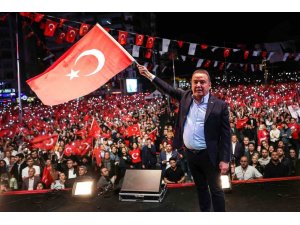 Antalya Valisi Şahin: "Yaşasın Millet, Yaşasın Devlet, Yaşasın Cumhuriyet"