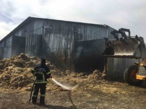 Burdur’da 400 Saman Balyası Yandı