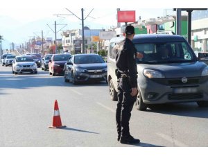 Antalya’da Şok Yol Uygulamalarında Bin 263 Şahıs Sorgulandı