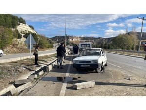 Burdur’da Kontrolden Çıkan Otomobil Bariyere Vurdu: 1 Yaralı