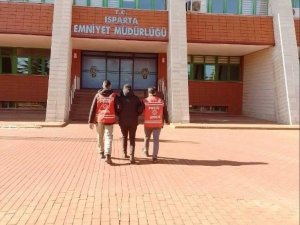 Isparta’da Hapis Cezası İle Aranan Şahıs Pencereden Kaçmaya Çalışırken Yakalandı