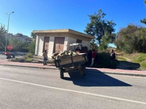 Trafoya Çarpan Traktörün Sürücüsü Yaralandı