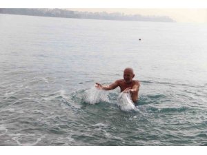 Antalya’da Aralık Ayında Deniz Keyfi
