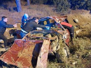 Burdur’da Kontrolden Çıkan Otomobil Takla Attı: 1’i Ağır 2 Yaralı