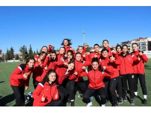 Burdur’da Kurulan Kadın Futbol Kulübü Sahaya İndi