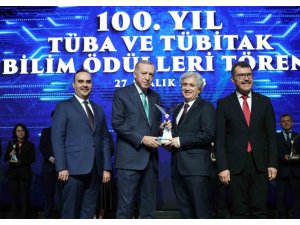 Prof. Dr. Ömer Özkan’a Tübi̇tak Hizmet Ödülü