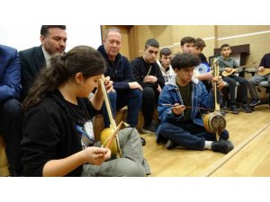 Burdur’da Yöresel Halk Müziğinin Yeni Nesillere Aktarılması İçin Kurs Açıldı
