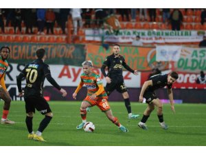 Trendyol Süper Lig: Alanyaspor: 0 - Mke Ankaragücü: 0 (İ̇lk Yarı)