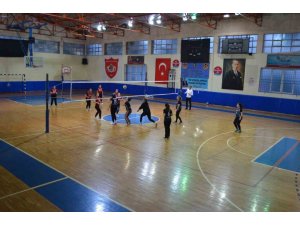 Alanya’da sağlıkçılar voleybol turnuvasında buluştu