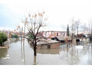 Felaketin yaşandığı Antalya’da bir mahalle sular altında kaldı