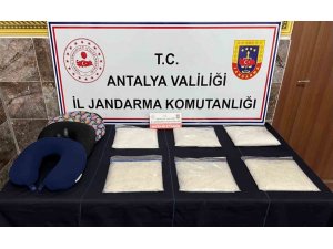 Antalya’da yolcu yastığına saklı 6 kilo uyuşturucu madde ele geçirildi