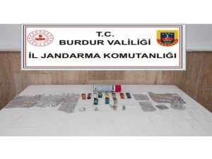 Burdur’da uyuşturucu operasyonunda 5 tutuklama