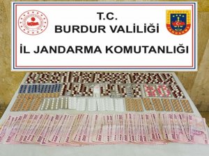 Burdur’da uyuşturucu operasyonunda 5 kişi tutuklu