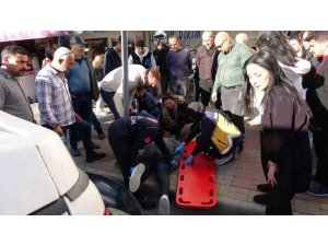 Park etmeye çalışan kamyonete çarpan motosikletliler ölümden döndü