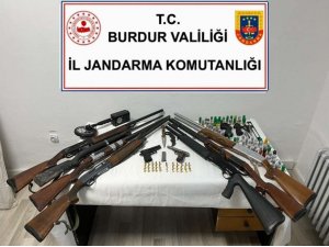 Burdur’da uyuşturucu ve kaçakçılık operasyonları: 2 şahıs tutuklandı