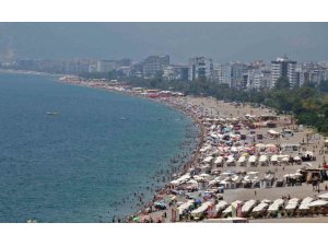 Türkiye turizmde 2024 yılına damga vuracak: "Tarihimizde ilk defa erken rezervasyonda İspanya’nın önüne geçtik"
