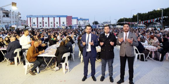 İYİ Parti’den Kepez’de 5 bin kişiye iftar