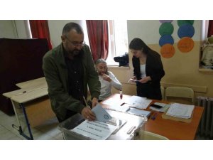 Isparta’da seçmenler oy kullanmaya başladı