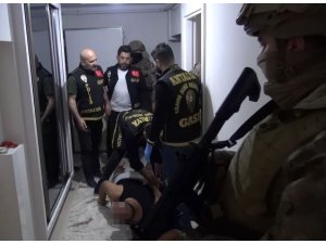 Antalya’da “paket” operasyonunda Paket kardeşler tutuklandı