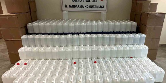 Antalya’da 3 ton kaçak alkol ele geçirildi