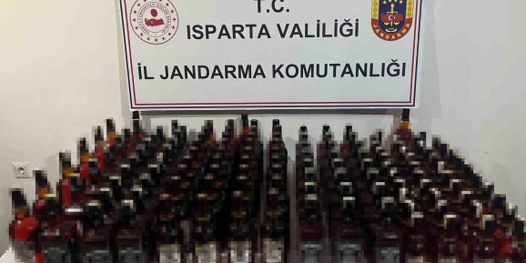 Satılmak üzere Isparta’ya getirilen 211 litre kaçak içki ele geçirildi