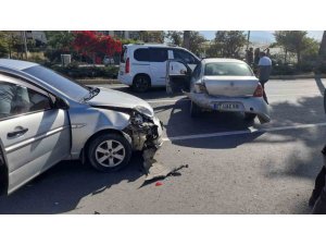 Zincirleme trafik kazası: 1 yaralı